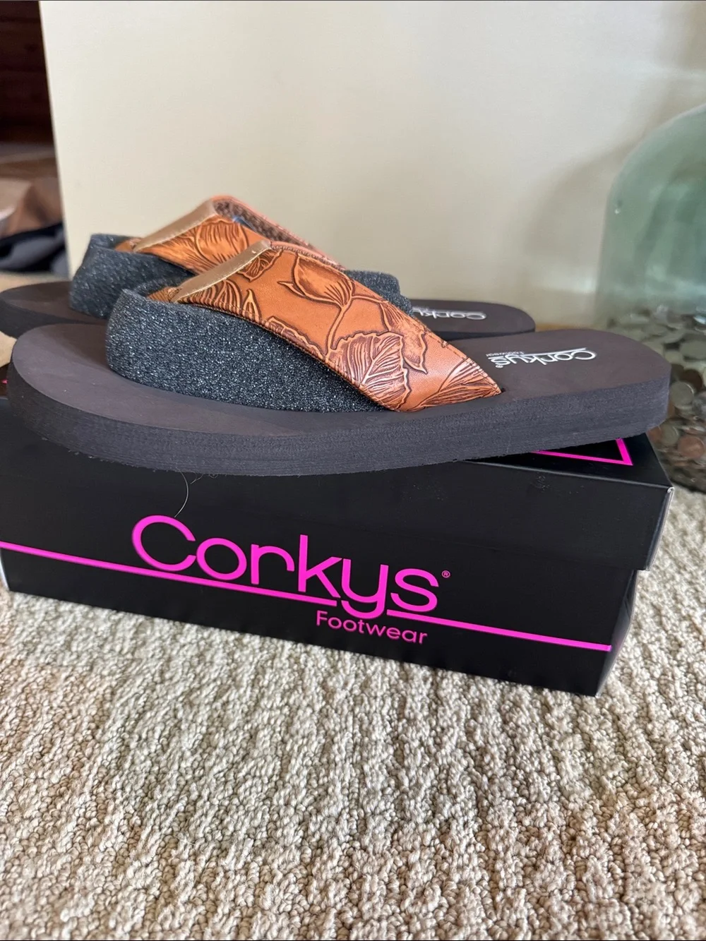 NWT-Corkys Summer Flower Embossed Flip flop Sz 10